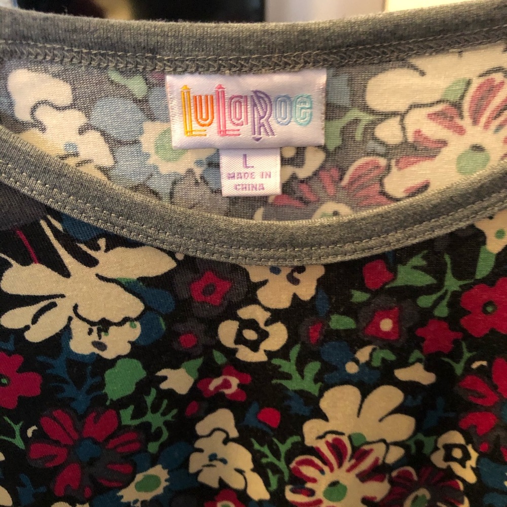 Lularoe - Picture 2 of 3